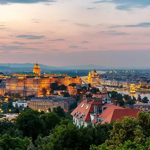 Apartment On Gellert Hill Budapest Downtown With Free Garage & Castle View Apartament